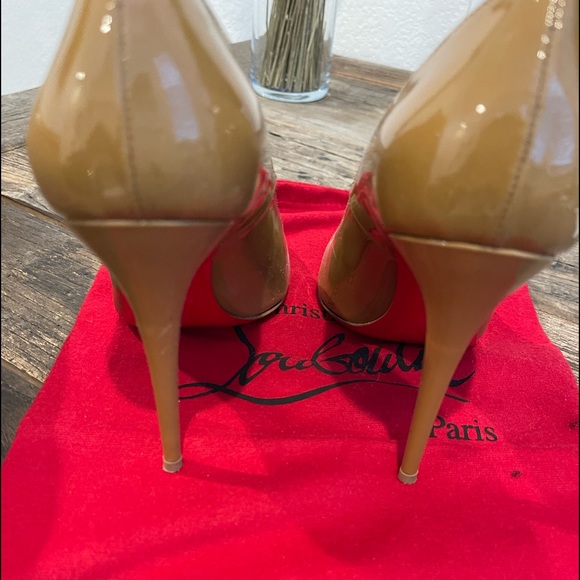 Beige leather patent, 4” heels - Picture 4 of 6